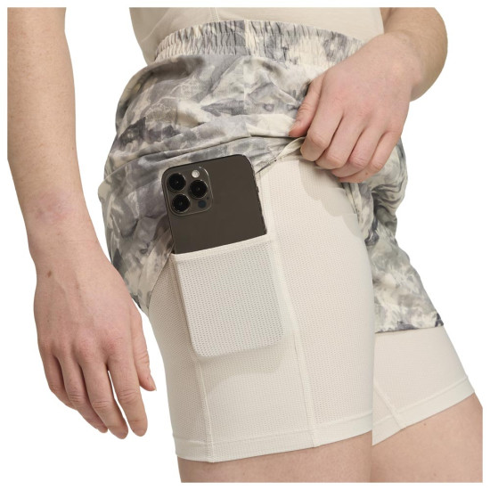 Adidas Γυναικείο σορτς Own the Run Spray Dye 2in1 Shorts Adidas Γυναικείο σορτς Own the Run Spray Dye 2in1 Shorts